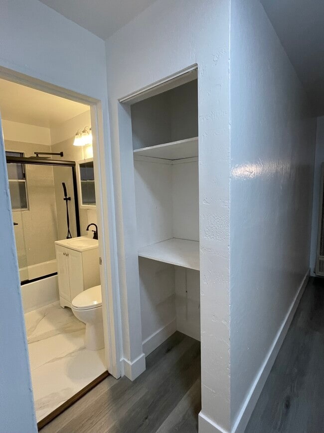 Building Photo - 2513 Michelle Dr