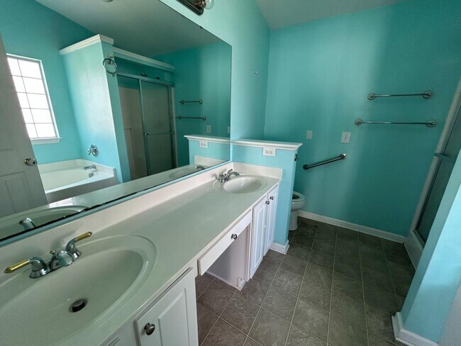 Building Photo - 8000 Pleasant Point Ln