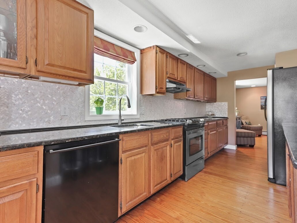 Building Photo - 491 Spring St