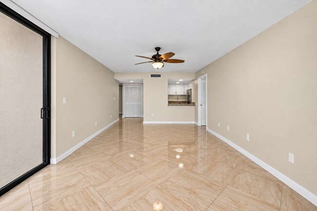 Building Photo - 3051 S Atlantic Ave