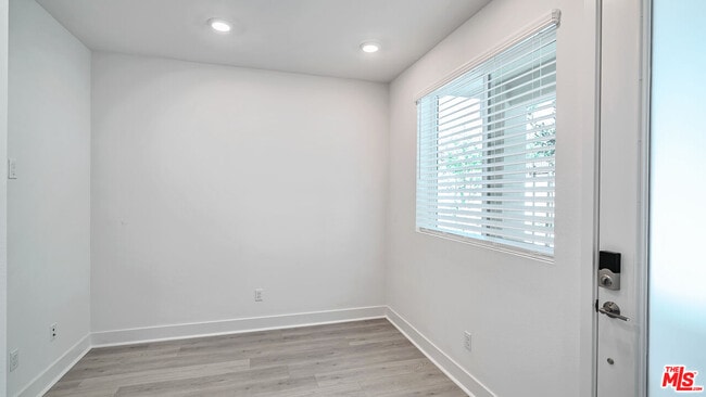 Building Photo - 1679 Lexington Ln