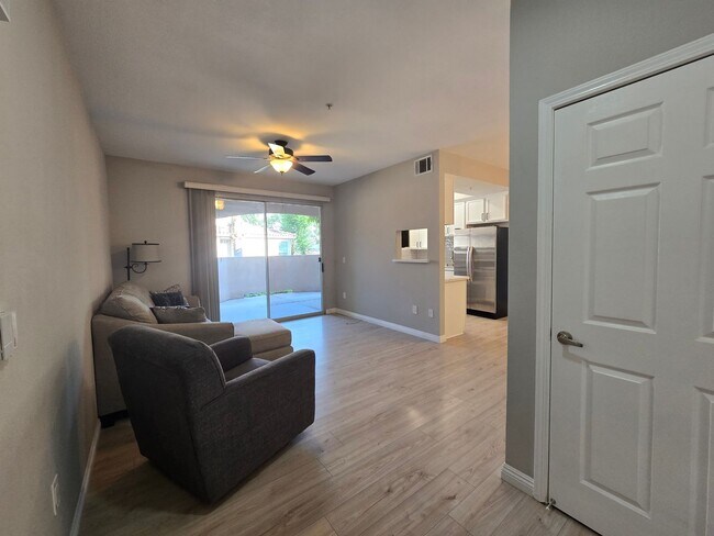 Building Photo - CANYON CREST CONDO