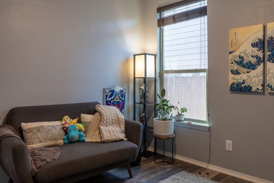 Building Photo - 14101 James Garfield St