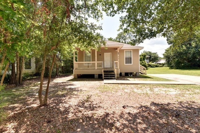 Building Photo - 719 42nd Ave