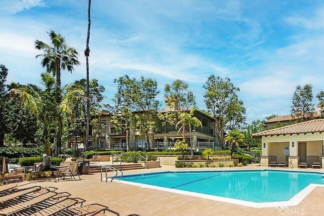 Building Photo - 205 Montana Del Lago Dr