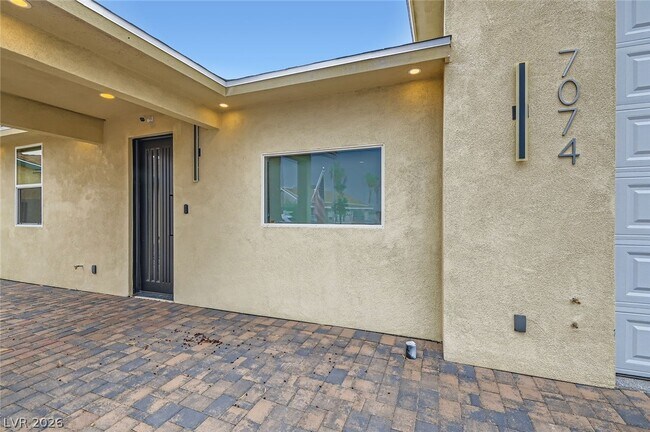 Building Photo - 7074 Pinebrook Ct