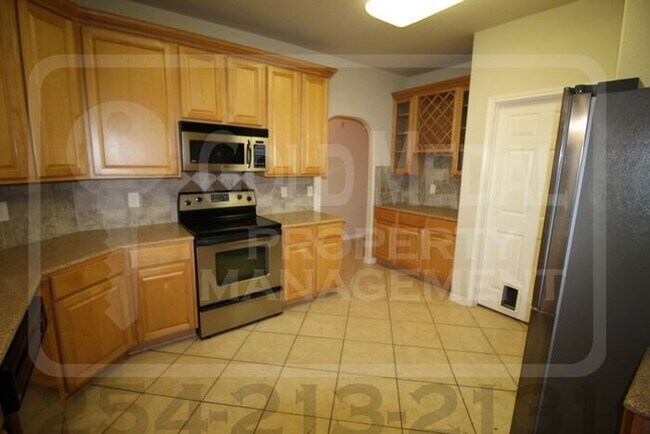 Building Photo - 2908 Tucson Dr