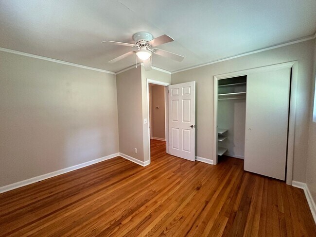 Building Photo - 3221 Foxhall Rd