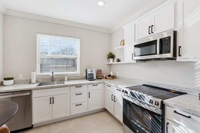 Building Photo - Quail Landing