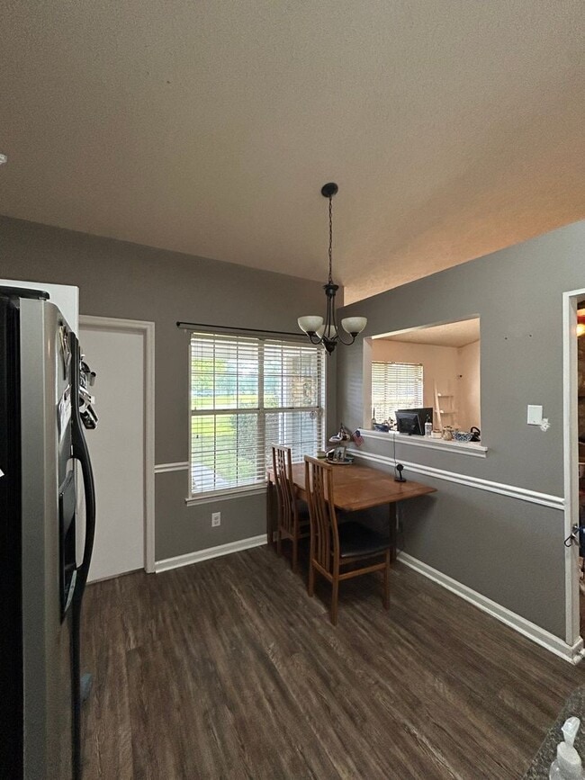 Building Photo - 109 Live Oak Cir