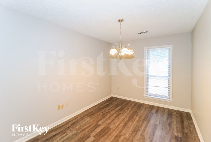 Building Photo - 6041 Colonyhill Dr