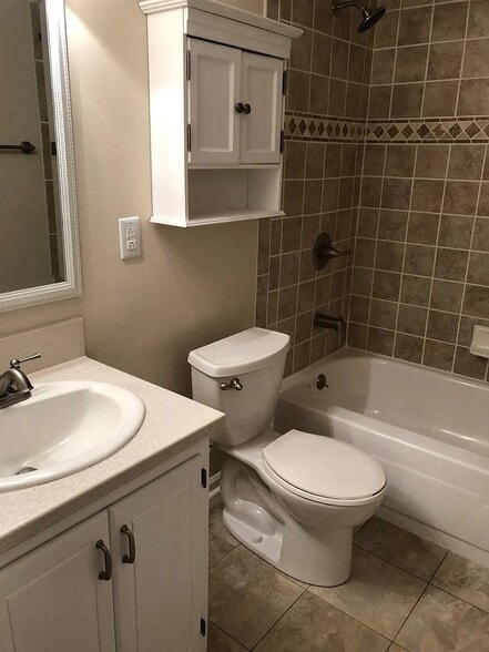 Bathroom - 1310 Louisville Rd