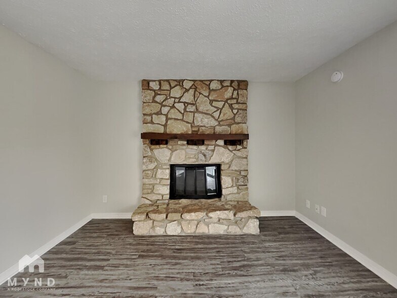 Building Photo - 8212 Autumn Mill Ln