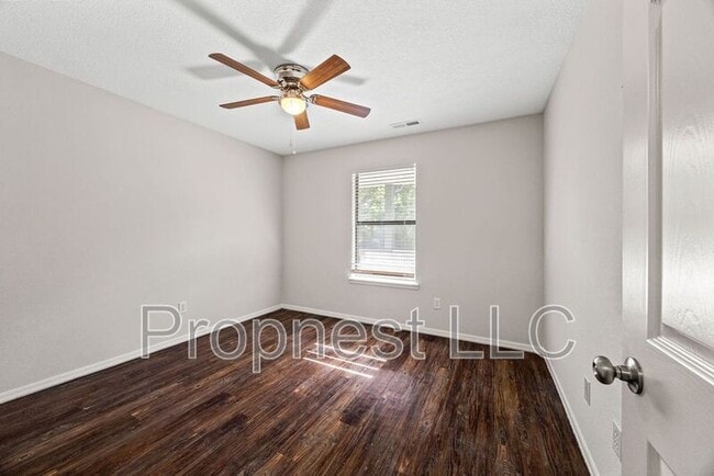 Building Photo - 2764 N Barcelona Ave