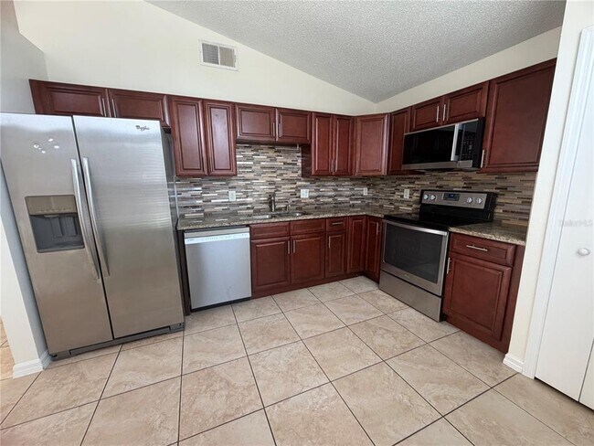 Building Photo - 2418 Harbor Town Dr