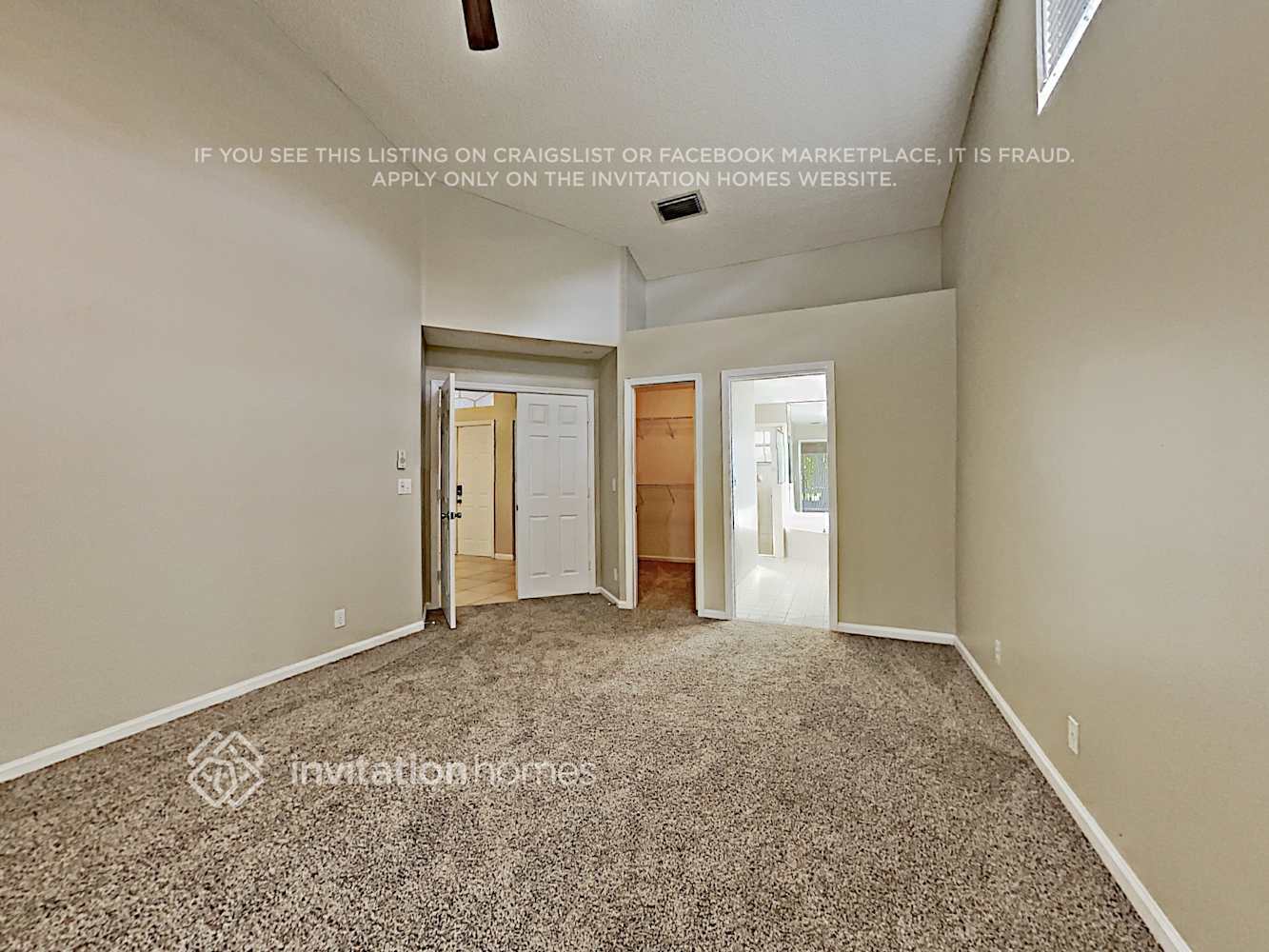 Building Photo - 5831 NW 40th Ln