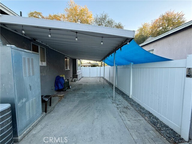 Building Photo - 732 Niles St