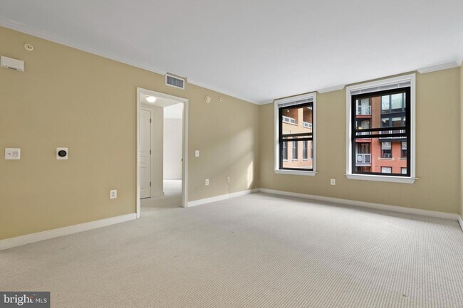 Building Photo - 616 E St NW