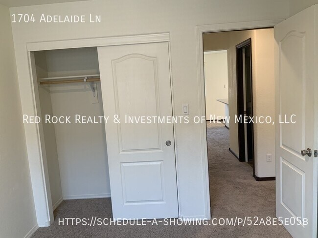 Building Photo - 1704 Adelaide Ln