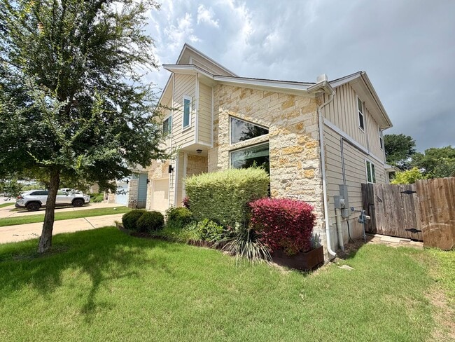 Building Photo - 5404 Bonneville Bend