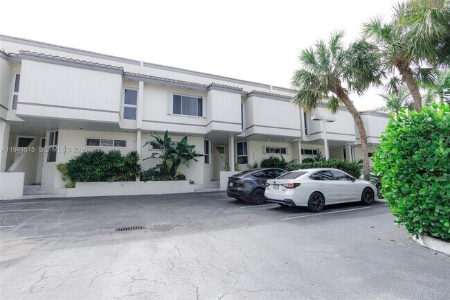 Building Photo - 3920 NE 168th St