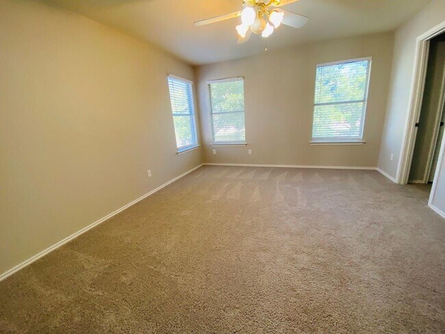 Building Photo - 3304 Kissman Dr