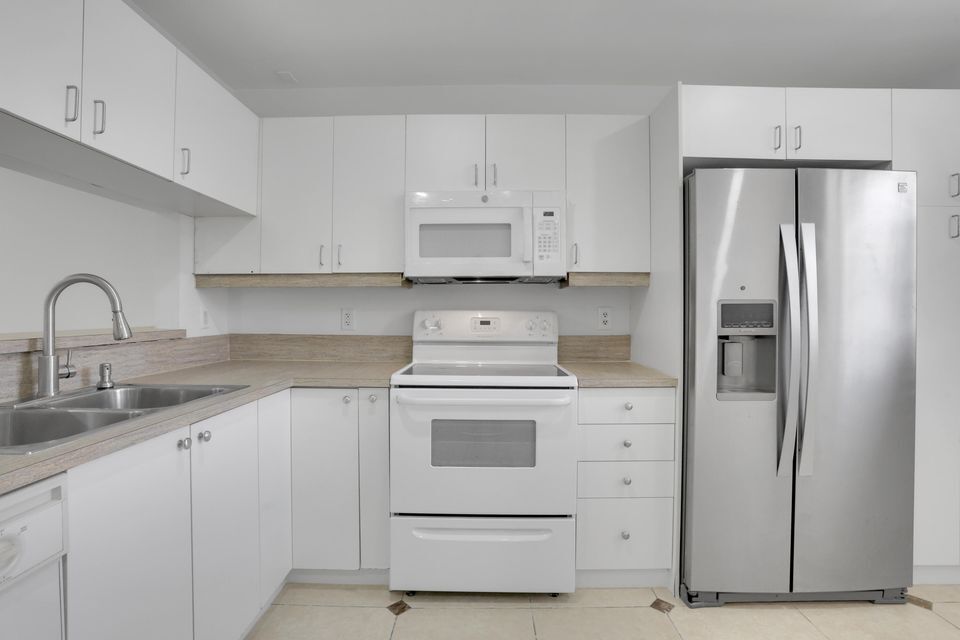 Building Photo - 315 NW 36th Ave