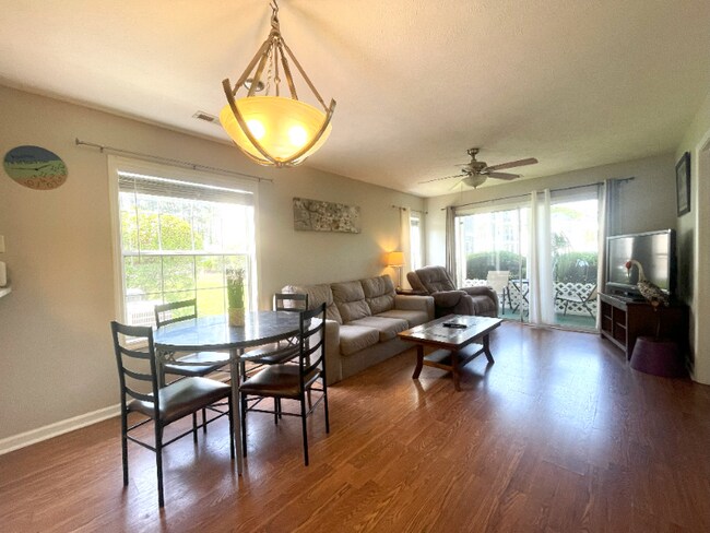 Building Photo - 517 White River Dr