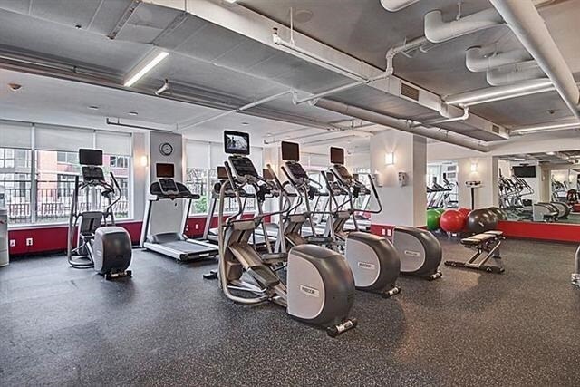 Building Photo - 1125 Maxwell Ln