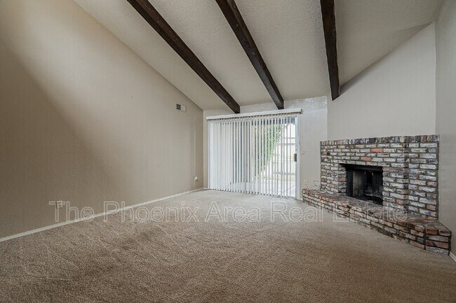 Building Photo - 2256 W Lindner Ave