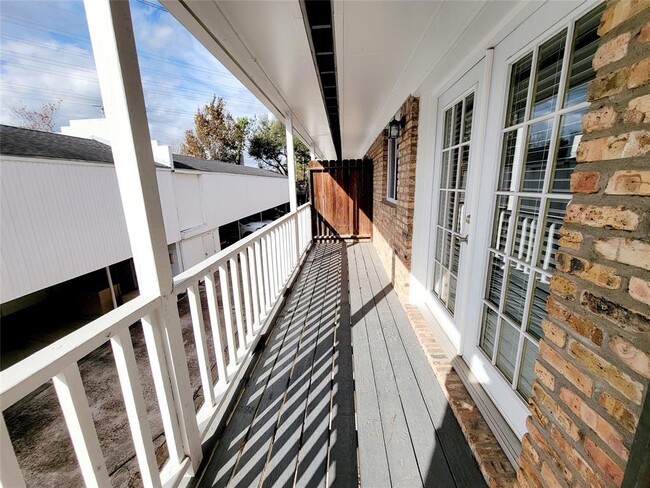 Building Photo - 4040 San Felipe St