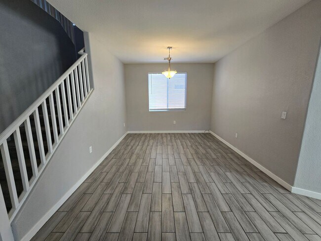 Building Photo - 4 Bedroom Rhodes Ranch Home