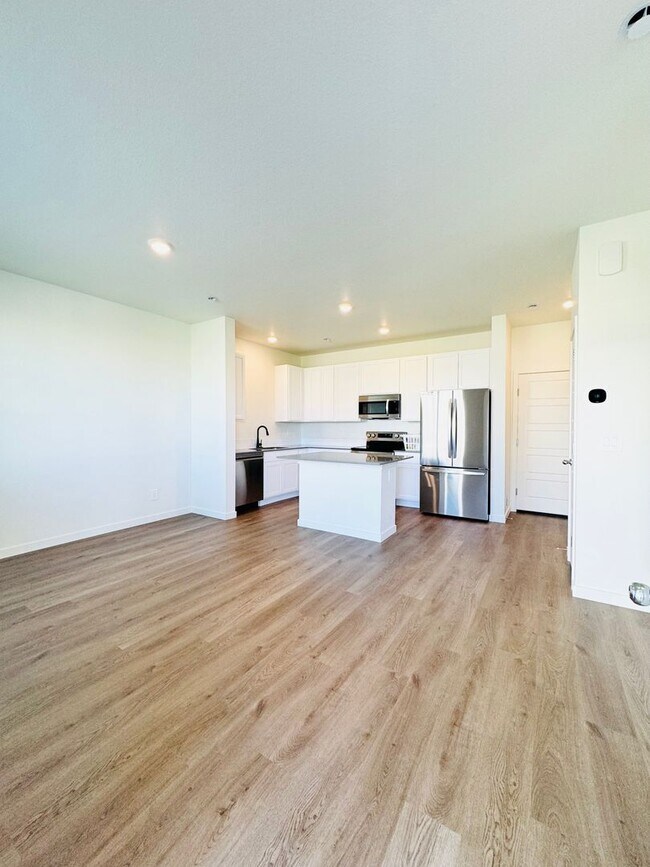 Building Photo - Gorgeous 2024 Townhouse 2 bed/ 2.5 bath  Near Johnstown YMCA