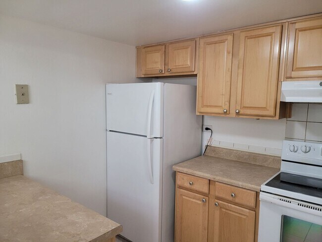Building Photo - FOR RENT!!! BEAUTIFUL AND SPACIOUS 1 BED 1 BATH CONDO (MOVE IN SPECIAL)...