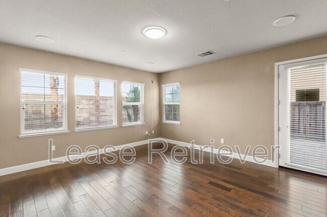Building Photo - 479 W Esplanade Dr