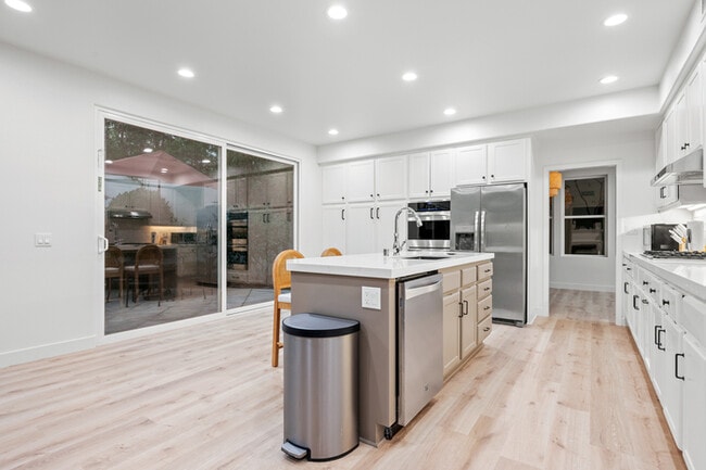 Building Photo - Gated Newport Coast 5BR w/ Pool Access