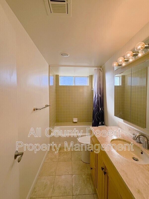 Building Photo - 73394 Tamarisk St