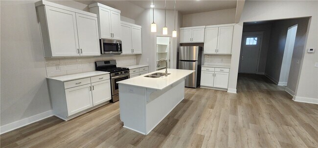 Building Photo - 5301 SW Firethorn Ln