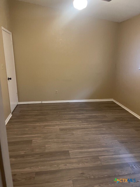 Building Photo - 516 Kellys Way
