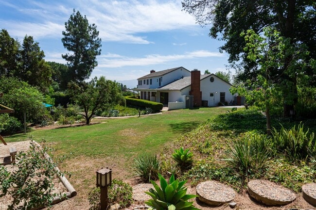 Building Photo - Georgian Colonial in Mt Helix