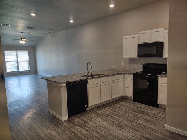 Building Photo - 2120 N Avenue J