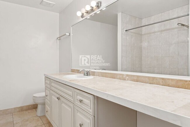 Building Photo - 3009 Canyon Crest Dr