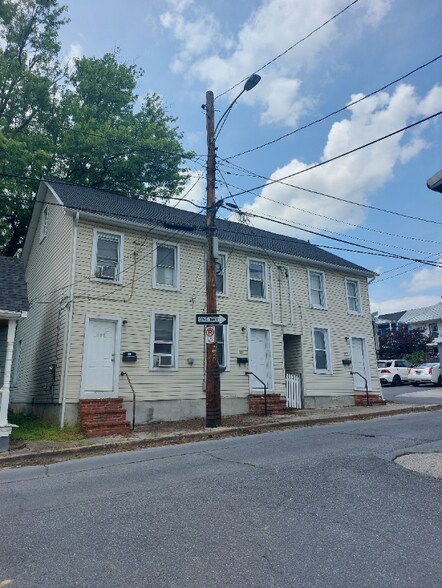 Primary Photo - 615 Chapel Alley