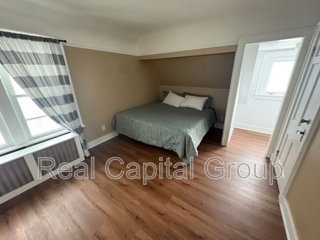 Building Photo - 873 Western Ave