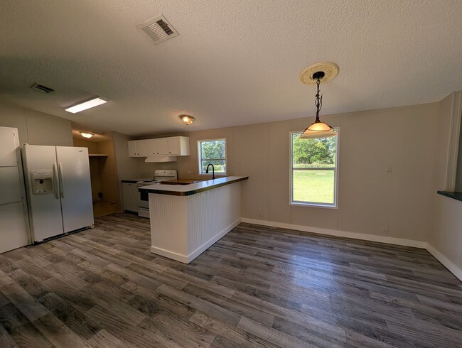 Building Photo - 4 bedroom Acreage Rental with Fenced Paddock – NW Ocala, FL (3 Acres)