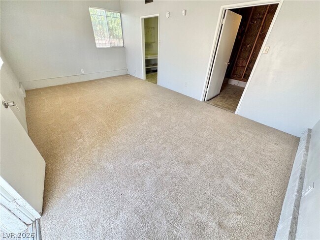 Building Photo - 2913 Colanthe Ave
