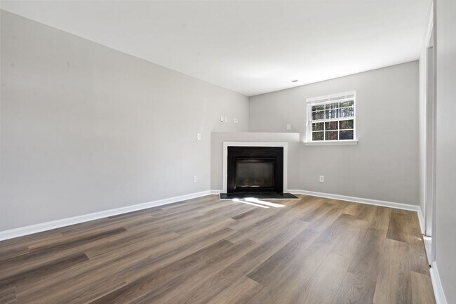 Building Photo - Renovated Split-Level Home in Hope Valley Farms