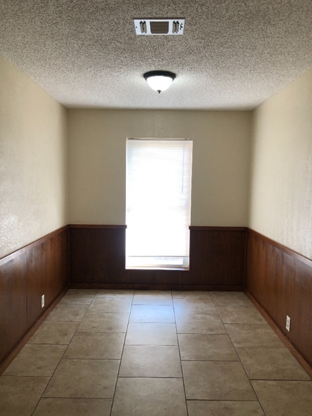 Building Photo - 1505 Patricia St