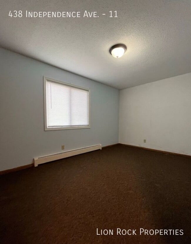 Building Photo - Charming Two Bedroom in the heart of Champ...