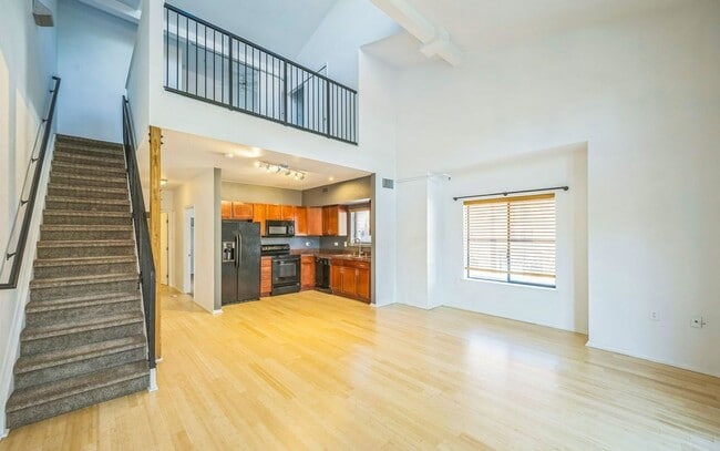 Building Photo - 2 Bedroom 2 Bathroom Loft Condo in RiNo (R...